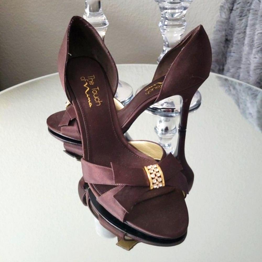 The Touch of Nina Chocolate Brown Heels, Size 8 1/2